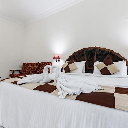 Kochi Paulson Park Hotel מראה חיצוני תמונה